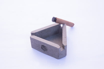 Concreashtray 01